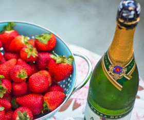 champagne-strawberry-jello-090912-1