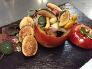 Stuffed apple recipe with figs and chestnuts